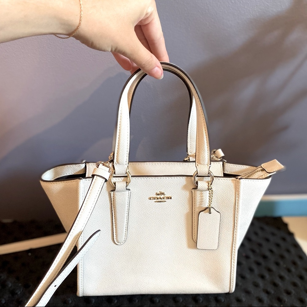 White cross body coach purse